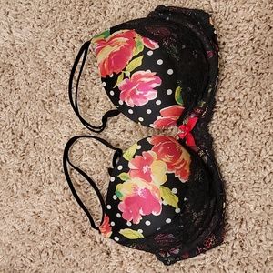 Victoria's Secret 34D